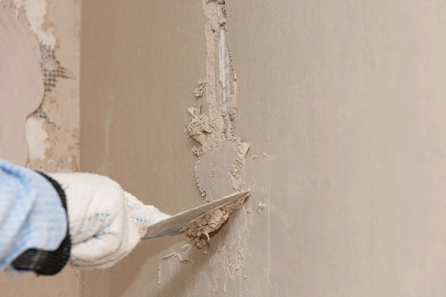 nice day repairing stucco in south bay