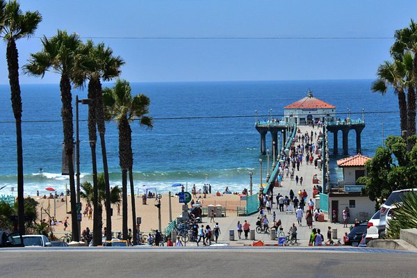 manhattan beach street view