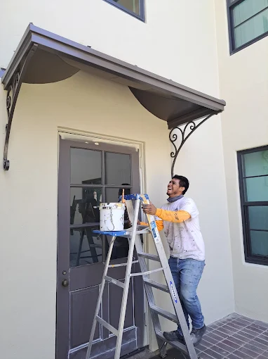 Touching up exterior home paint